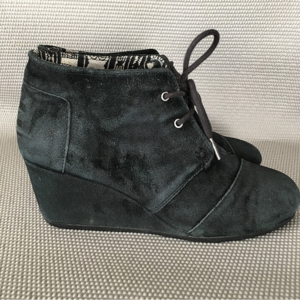 Toms Black Suede Wedge Ankle Boots Women’s Sz 10